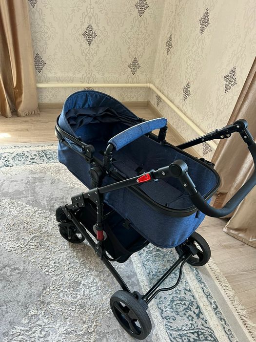 Коляска для малышей