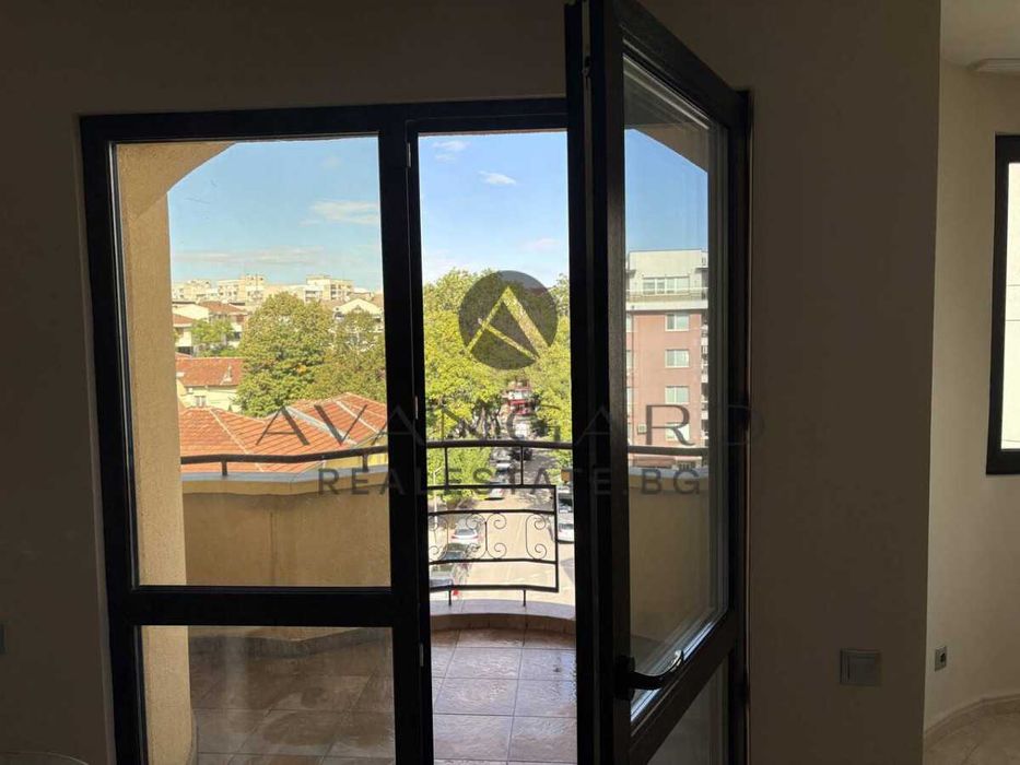 Продава се Тристаен апартамент в Пловдив, Кючук Париж - 115 кв.м за 2000 €/кв.м - Снимка #14