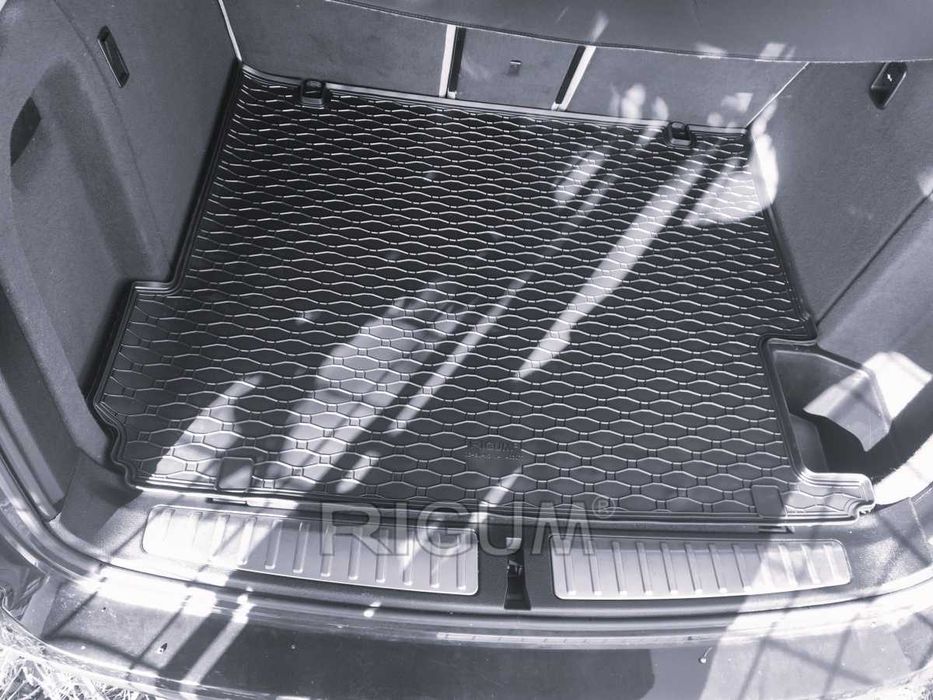 Гумени стелки или багажник BMW X3 F25 от 2011- X4 F26 от 2014 до 2018г
