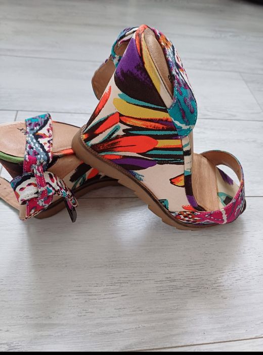 Дамски обувки платформа