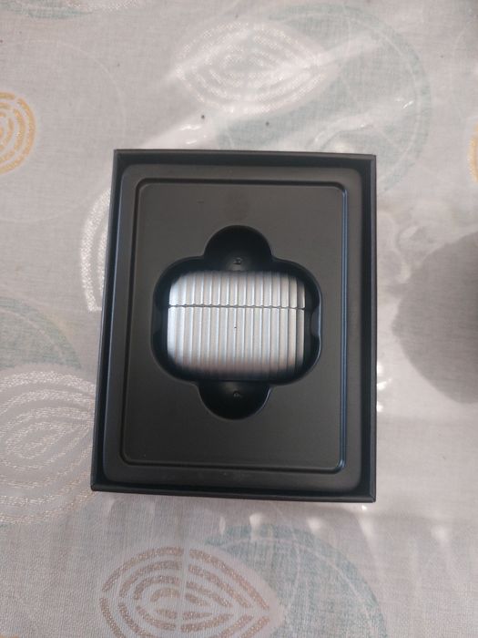 Продам новые наушники