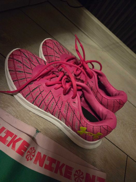 Дамски маратонки Under Armour,  38, 5