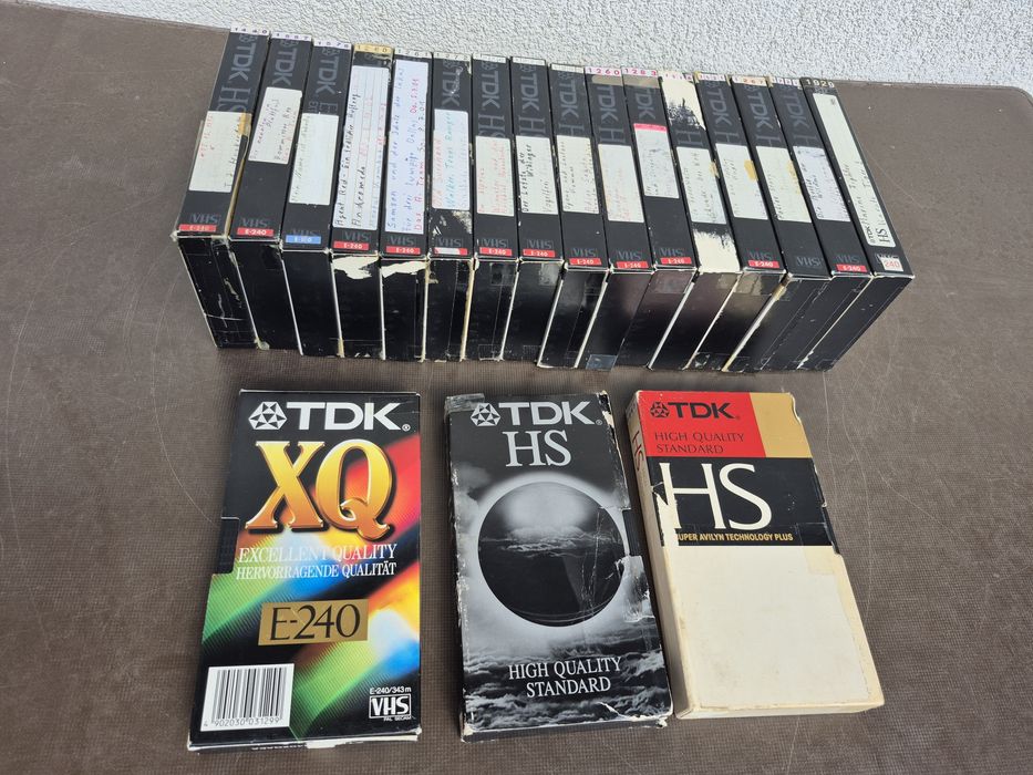 Vând 19 casete video VHS originale TDK  colectie filme  diferite de 180-240 minute