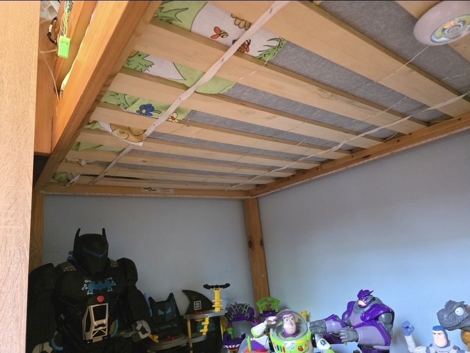 Pat etajat pentru copii cu topogan