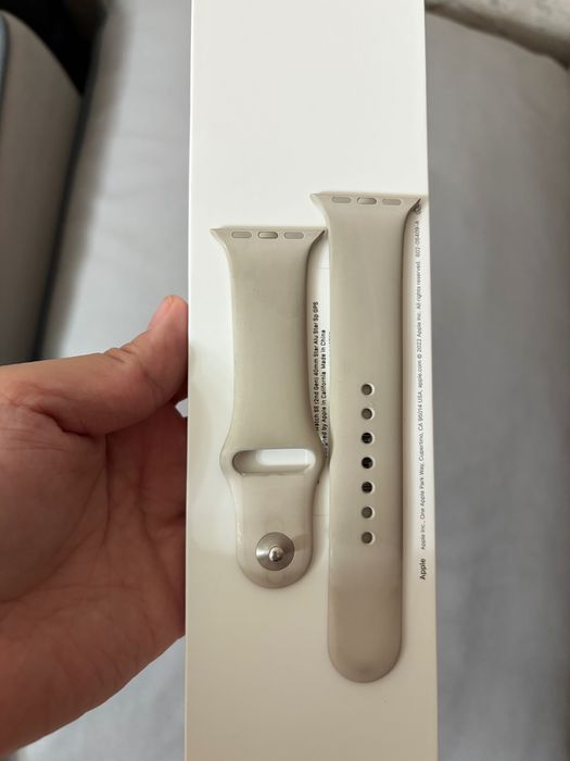 Продам Apple Watch SE