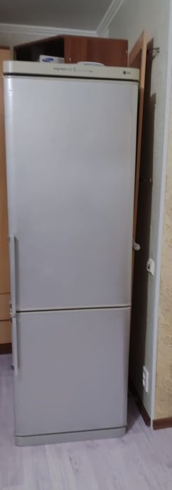 Продам холодильник