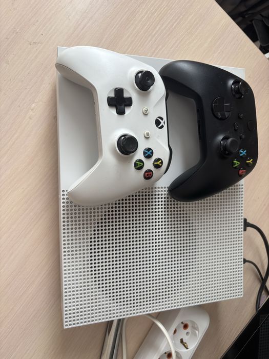 Продам x box one s