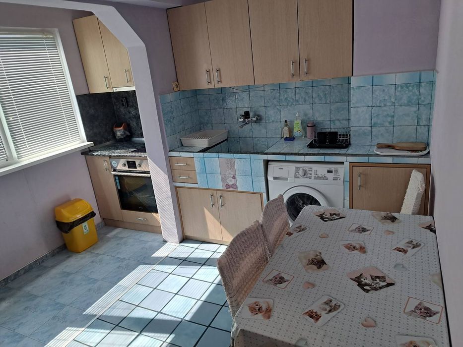 Дава се под наем Тристаен апартамент в Димитровград - 60 кв.м за 180 € - Снимка #1