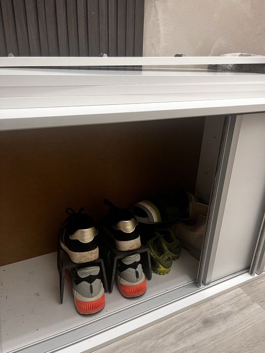 Шкаф за обувки  с плъзгащи врати
