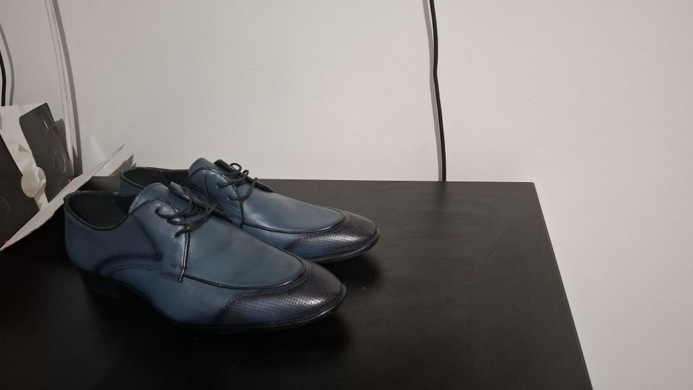 Pantofi de piele
