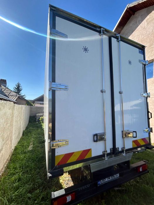 IVECO DAILY 70C16H 7.2T – 3.0 Diesel – BOX IZOTERM 5.2m – DOAR 300 KM