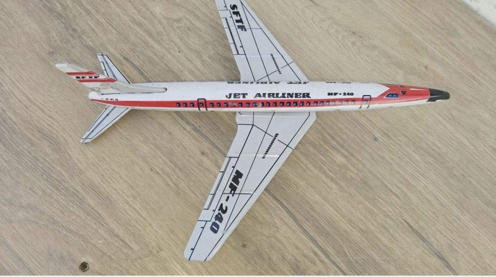 Jet Airliner MF 240