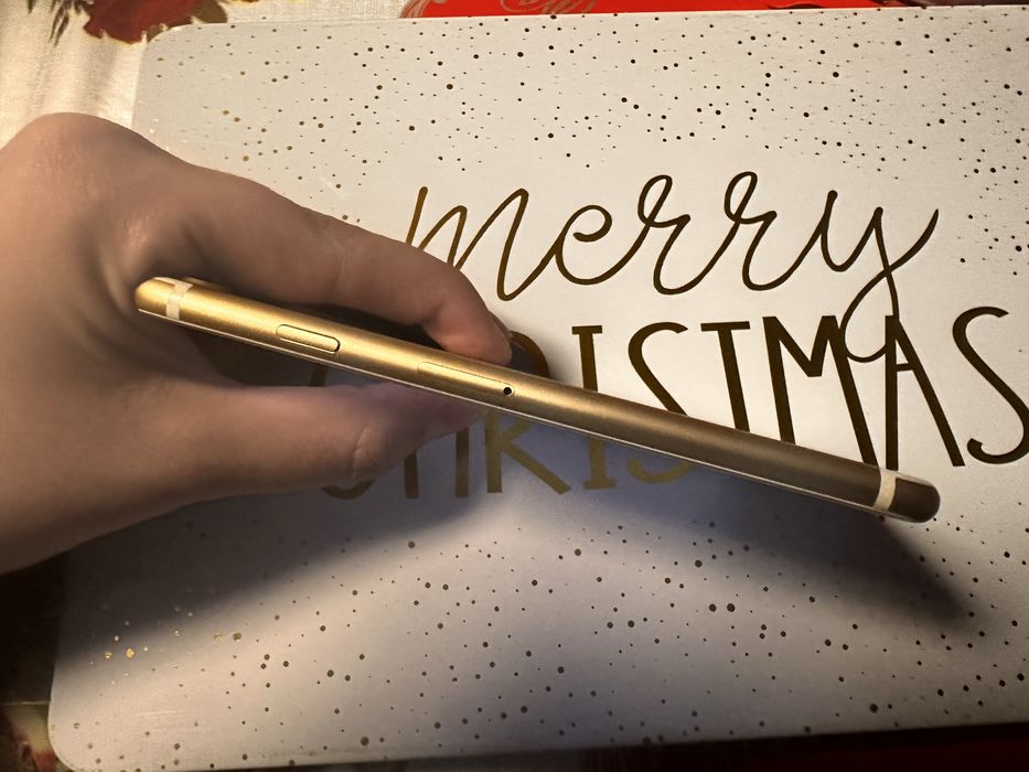 Vând Iphone 7 , 32GB in stare foarte buna!