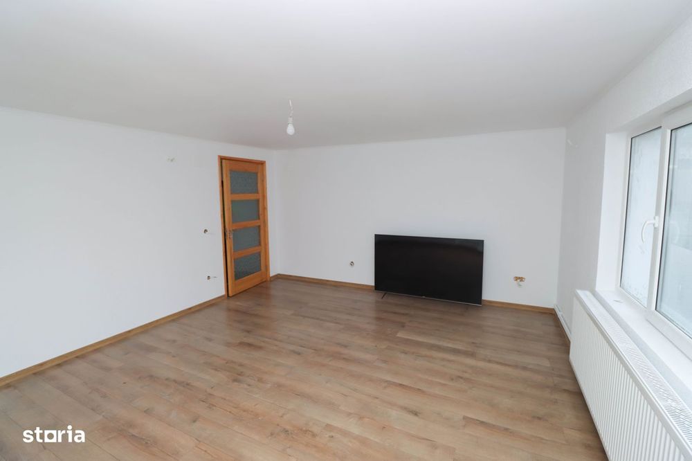 Vila D+P+E+M de vanzare in Busteni - Cartier Zamora - Vedere la munte