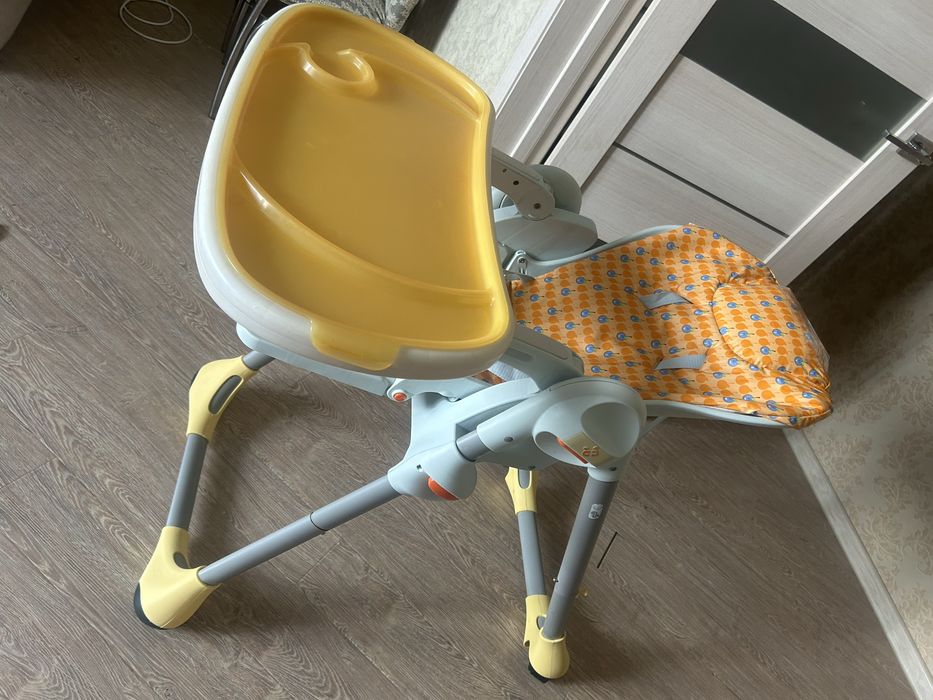Детский стульчик для кормления