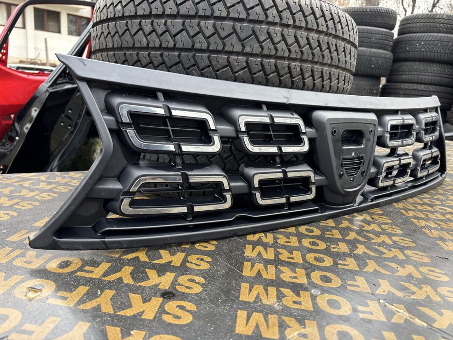 Решетка Dacia Duster