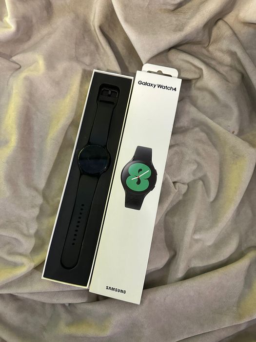 Часы Galaxy watch 4