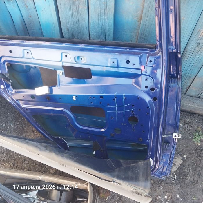 Продам дверь лада гранта задний