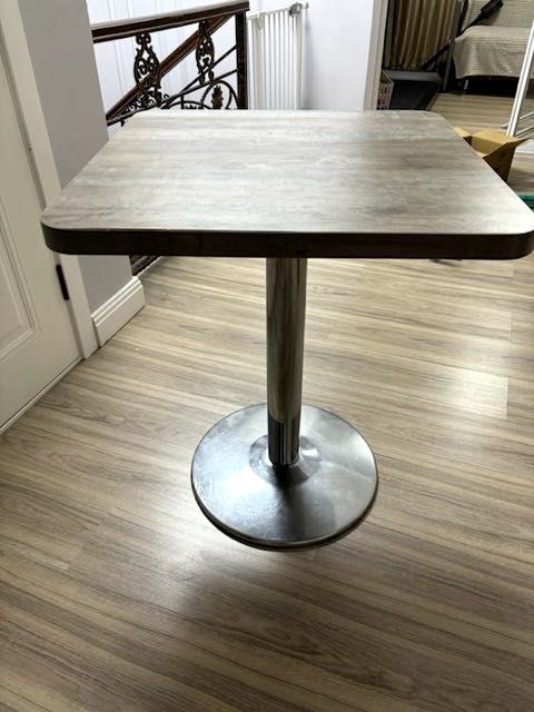 Продам б/у  столы