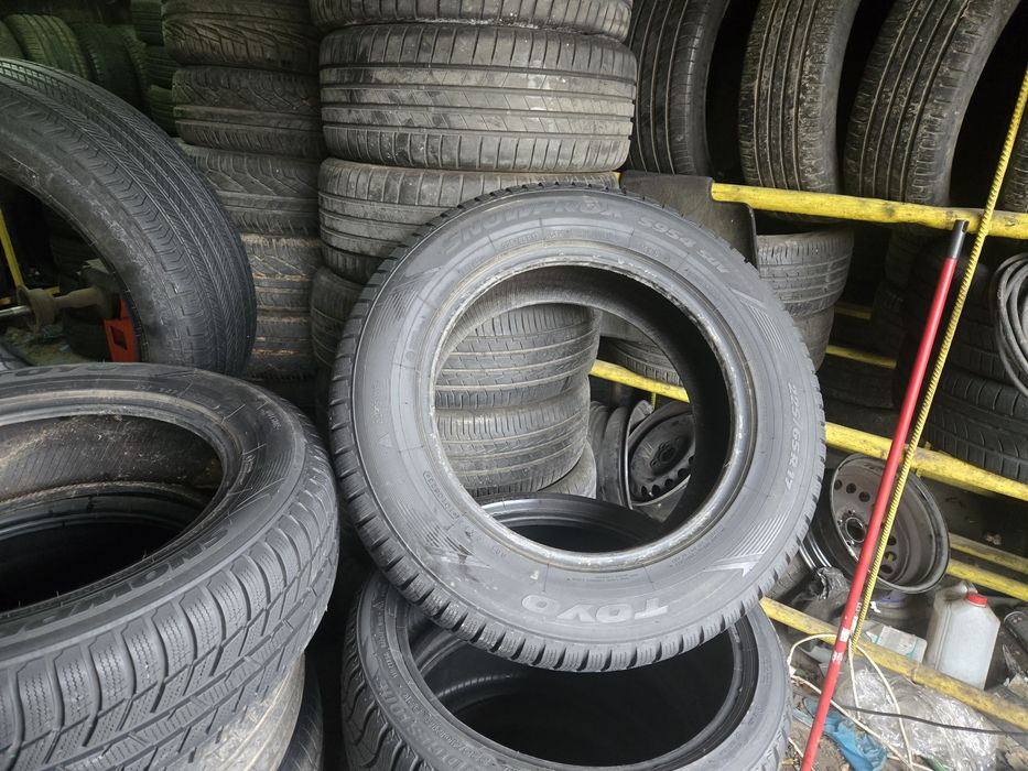 2бр. 225 65 17 Toyo зимни.