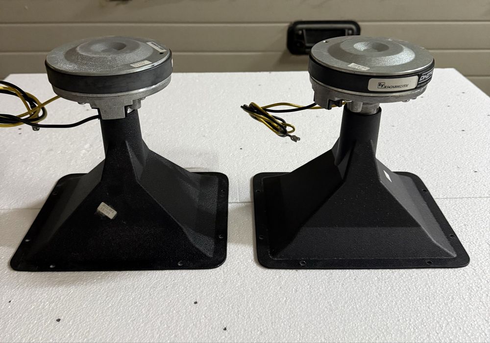 Vând drivere Electrovoice EV DH2T + Hornuri