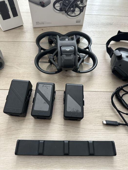 DJI Avata + Fly More Kit ca NOUA
