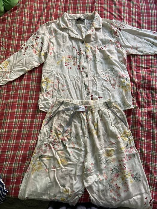 Отдам бесплатно женскую одежду