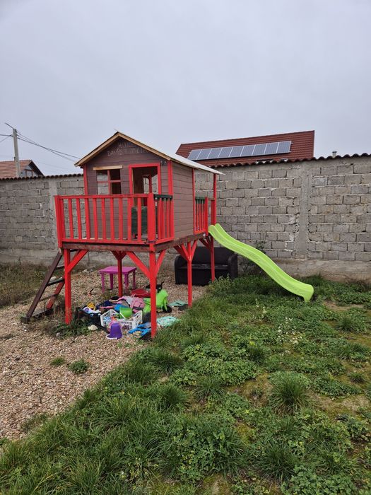 Casuta cu tobogan