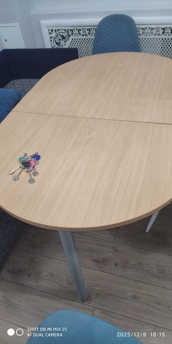 Продам стол со стульями 4 шт на кухню