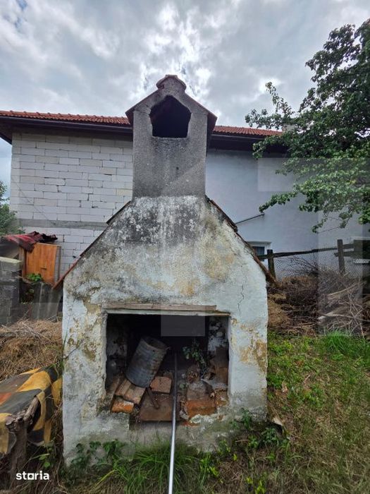 Casa traditionala din caramida in satul Anghelus