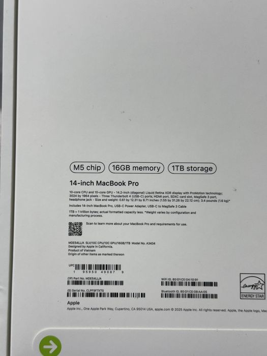 MacBook pro m5chip 14-inch 16/1tb