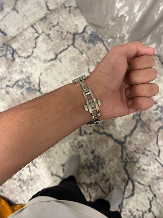 Часы с арабским циферблатом