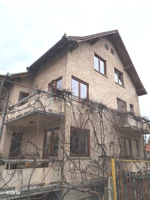 Vila cu priveliste spre Tampa, in zona linistita din Brasov