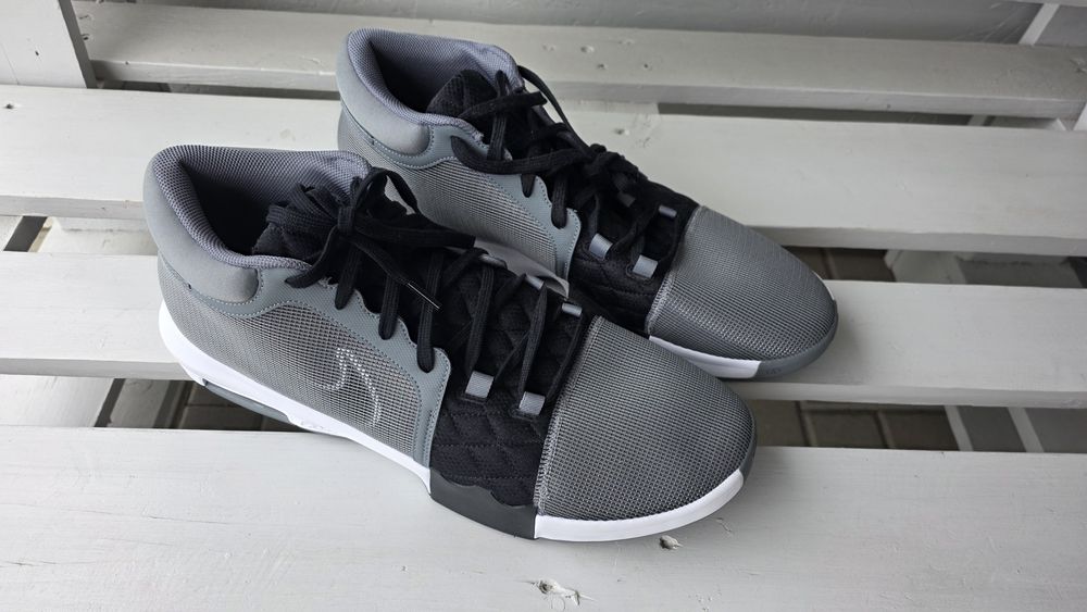 Adidasi Nike 52,5