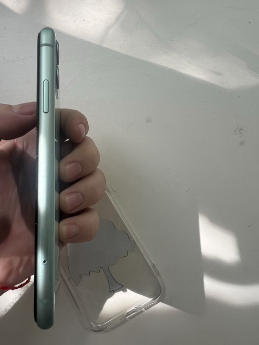 iPhone 11 64GB green