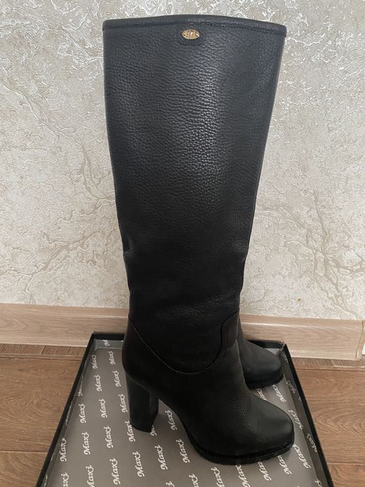 Продам женские сапоги