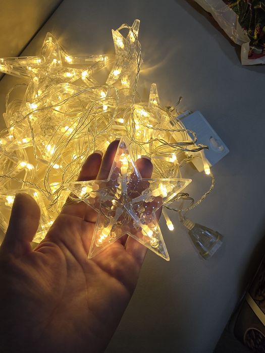 Светящаяся гирлянда-звёзды, тёплый свет, как новая