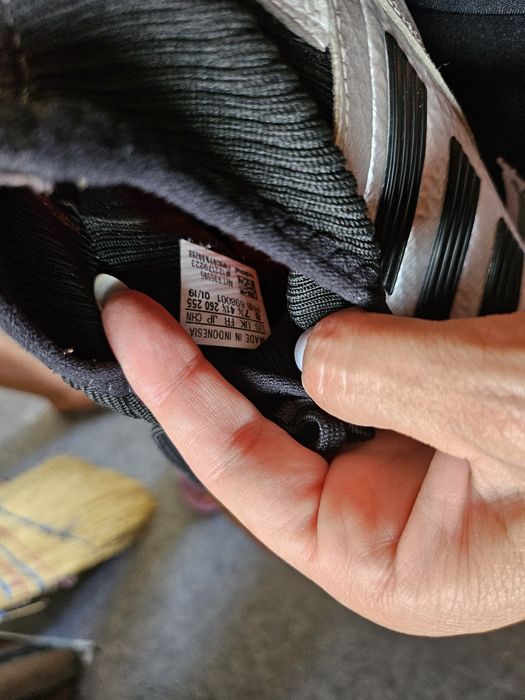 Оригинални бутони