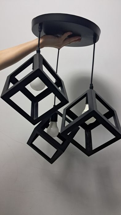 Продам люстру новая !