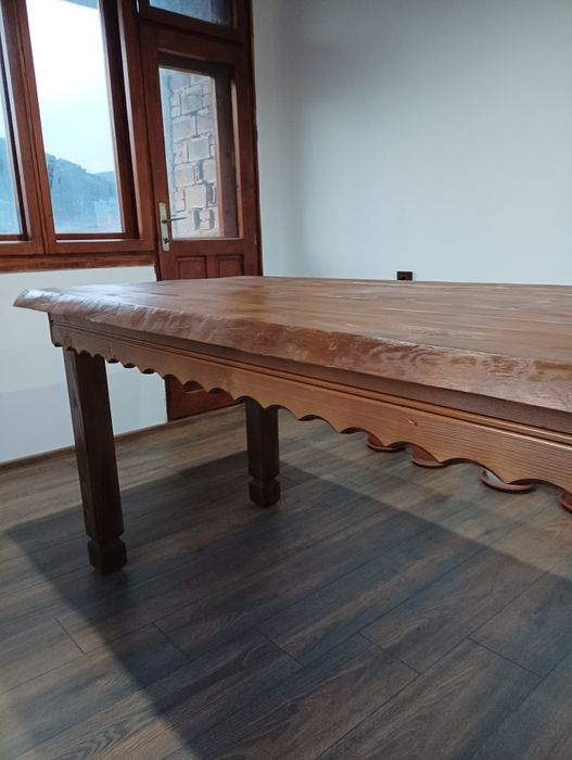 Дървена маса за механа