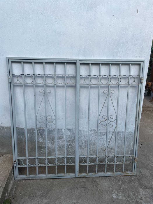 метална решетка запрозорец