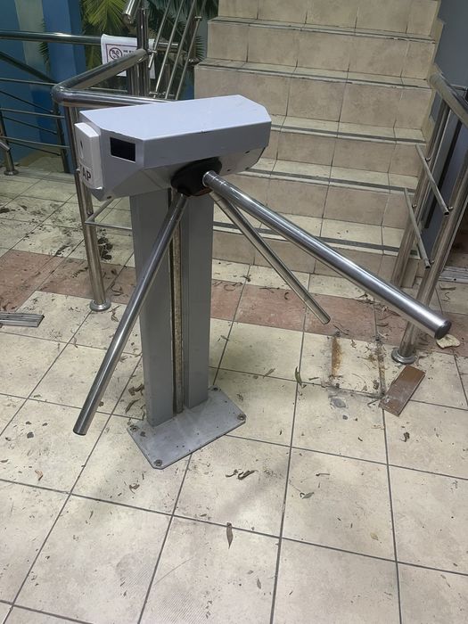 Турникет трипод бу