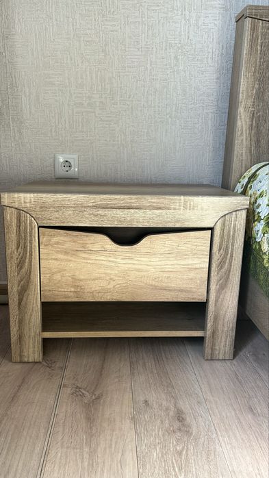 Продам спальный гарнитур