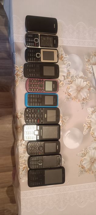 Продам дёшево кнопочные телефоны.