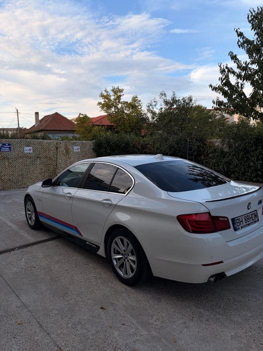 BMW 5 Series 2011 — imagine 5