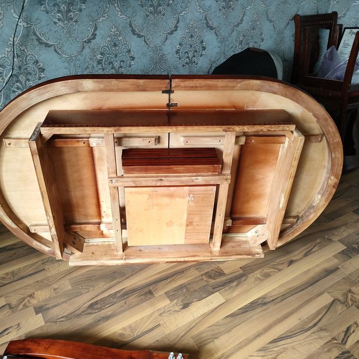 Продам стол в хорошем состоянии