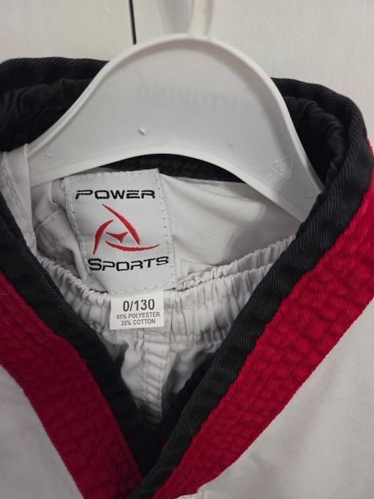 Кимоно, шлем, латы для тхэквондо