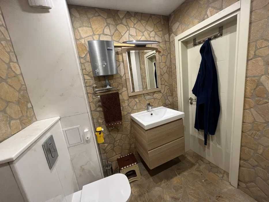Дава се под наем Тристаен апартамент в Варна, Автогара - 100 кв.м за 600 € - Снимка #10