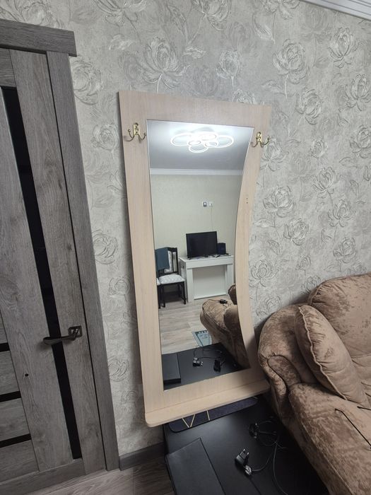 Продам зеркало в прихожую
