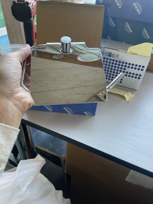 Держатель туалетной бумаги